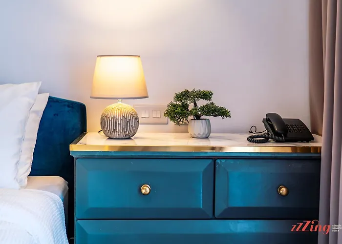 Yolanda Boutique By Zzzing Cospicua