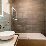 Yolanda Boutique By Zzzing Bed & Breakfast 4*