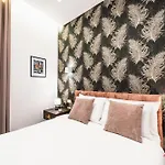 Yolanda Boutique By Zzzing Cospicua