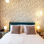 Bed and breakfast Yolanda Boutique By Zzzing 4*