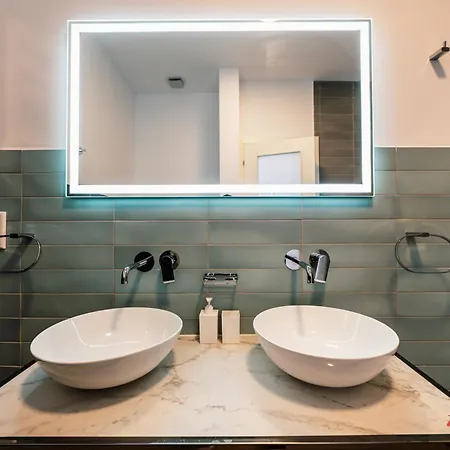 Bed and breakfast Yolanda Boutique By Zzzing 3*