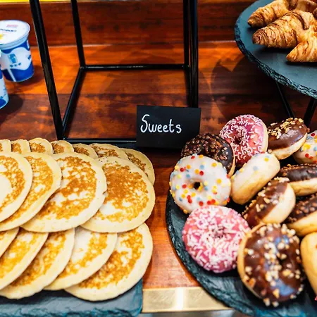 Bed and breakfast Yolanda Boutique By Zzzing 3*