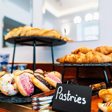 Yolanda Boutique By Zzzing 3* Cospicua