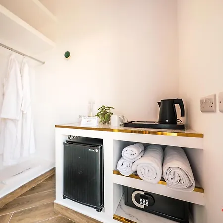 Yolanda Boutique By Zzzing Cospicua