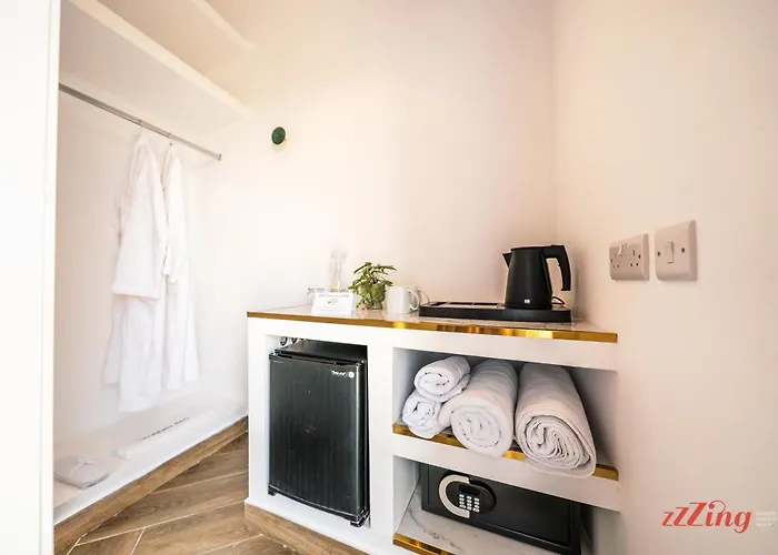 Yolanda Boutique By Zzzing Cospicua